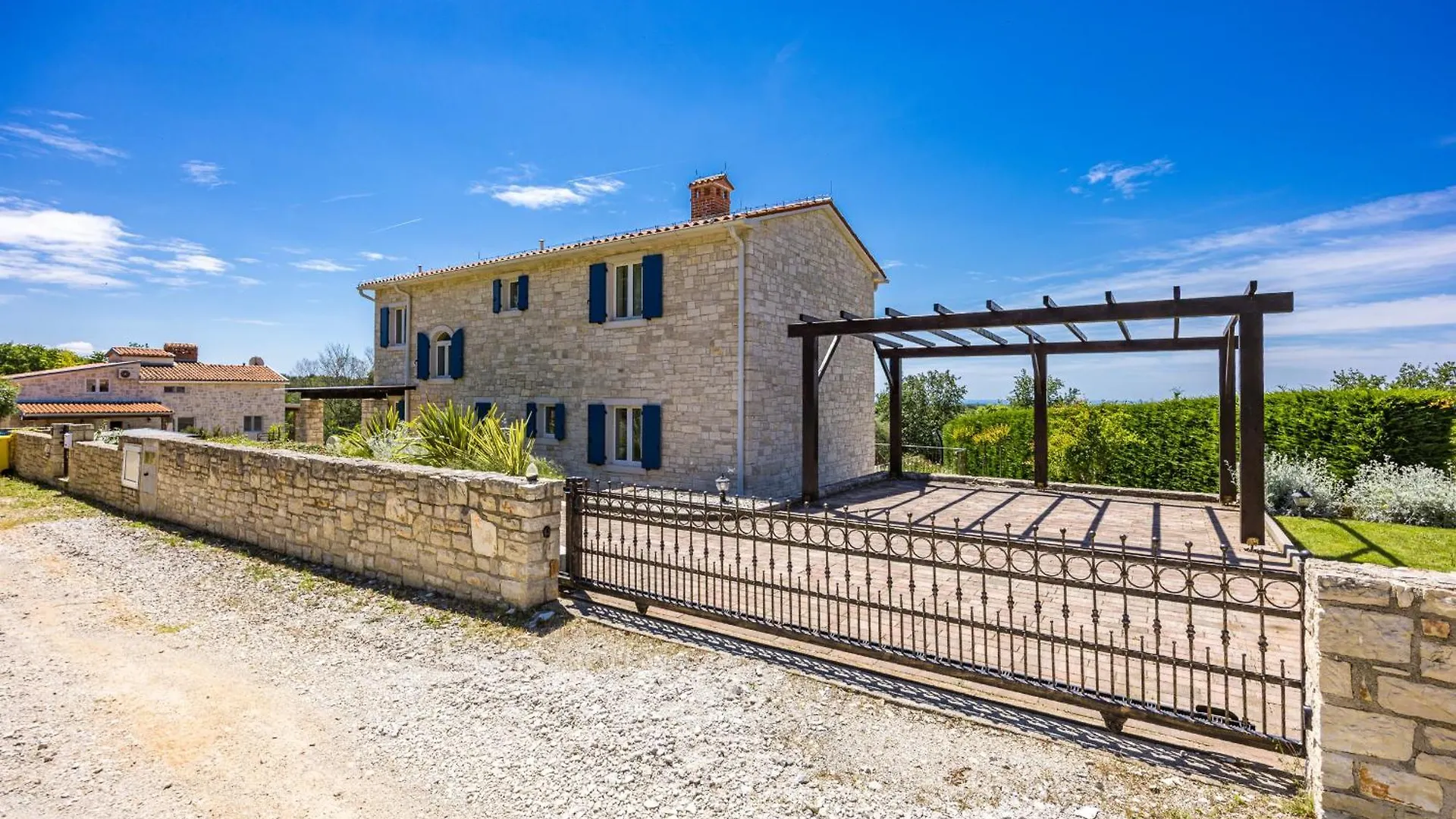 Villa Babudri Near Porec For 10 People With Jacuzzi & Spa Strpacici