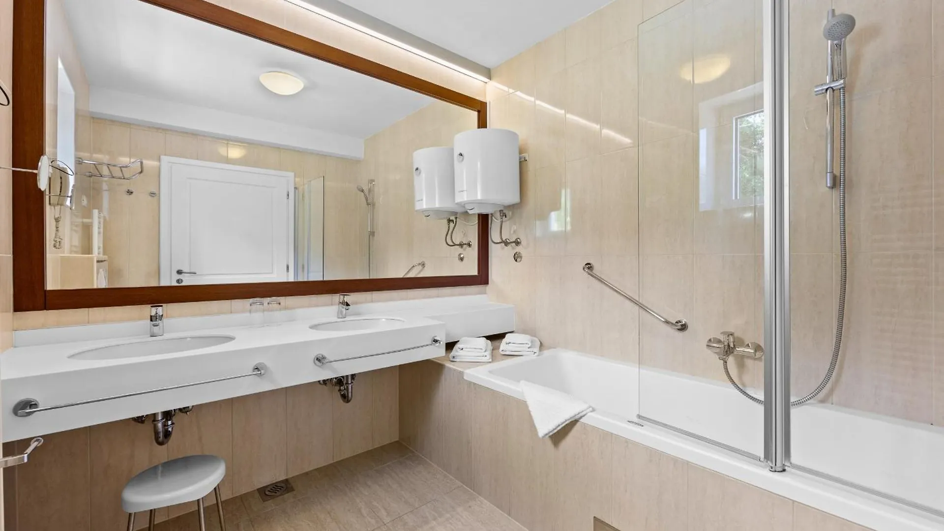 Villa Babudri Near Porec For 10 People With Jacuzzi & Spa Strpacici