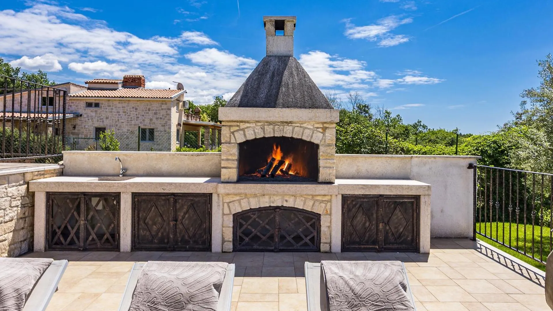 Villa Babudri Near Porec For 10 People With Jacuzzi & Spa Strpacici