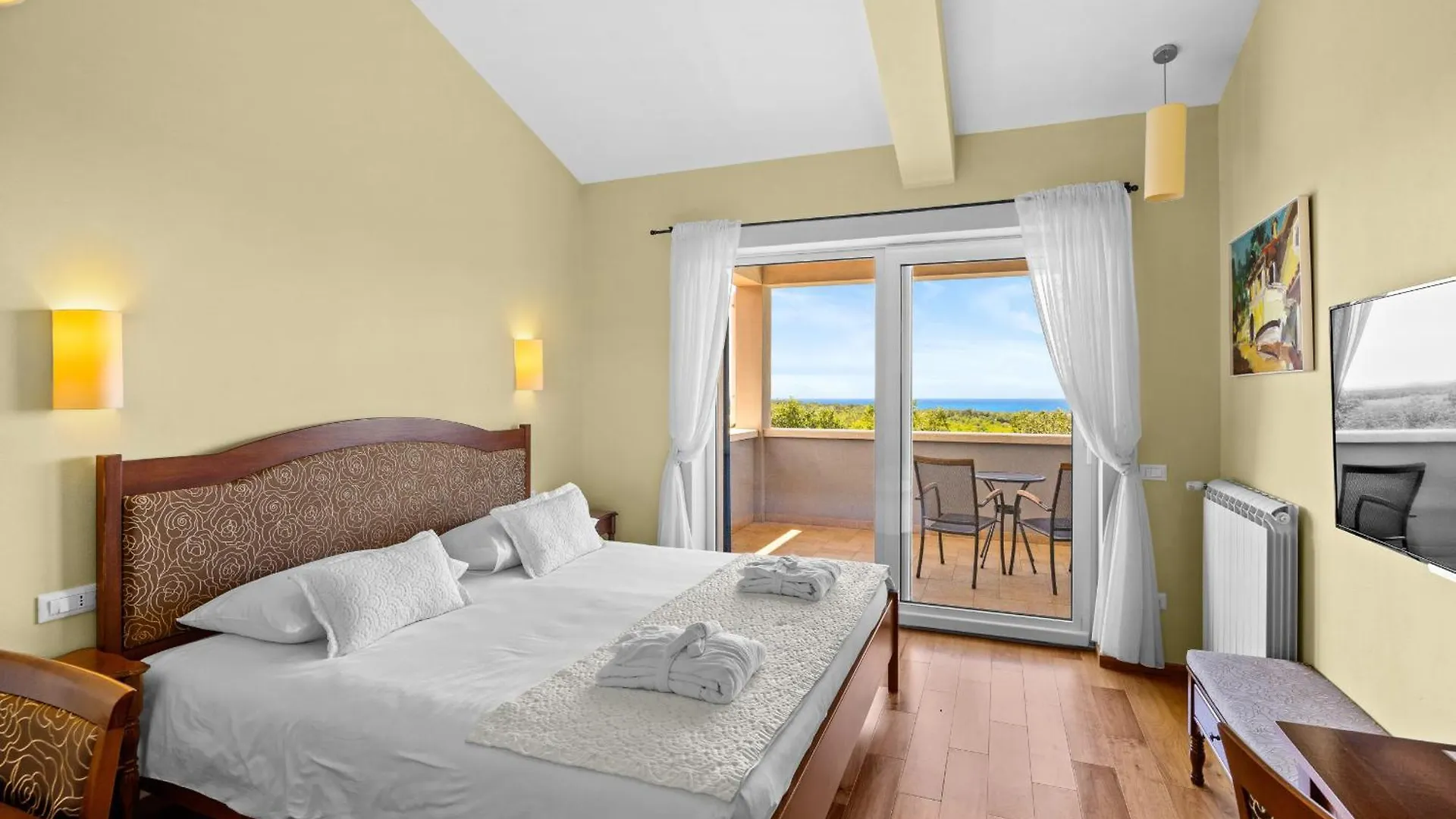 Villa Babudri Near Porec For 10 People With Jacuzzi & Spa Strpacici